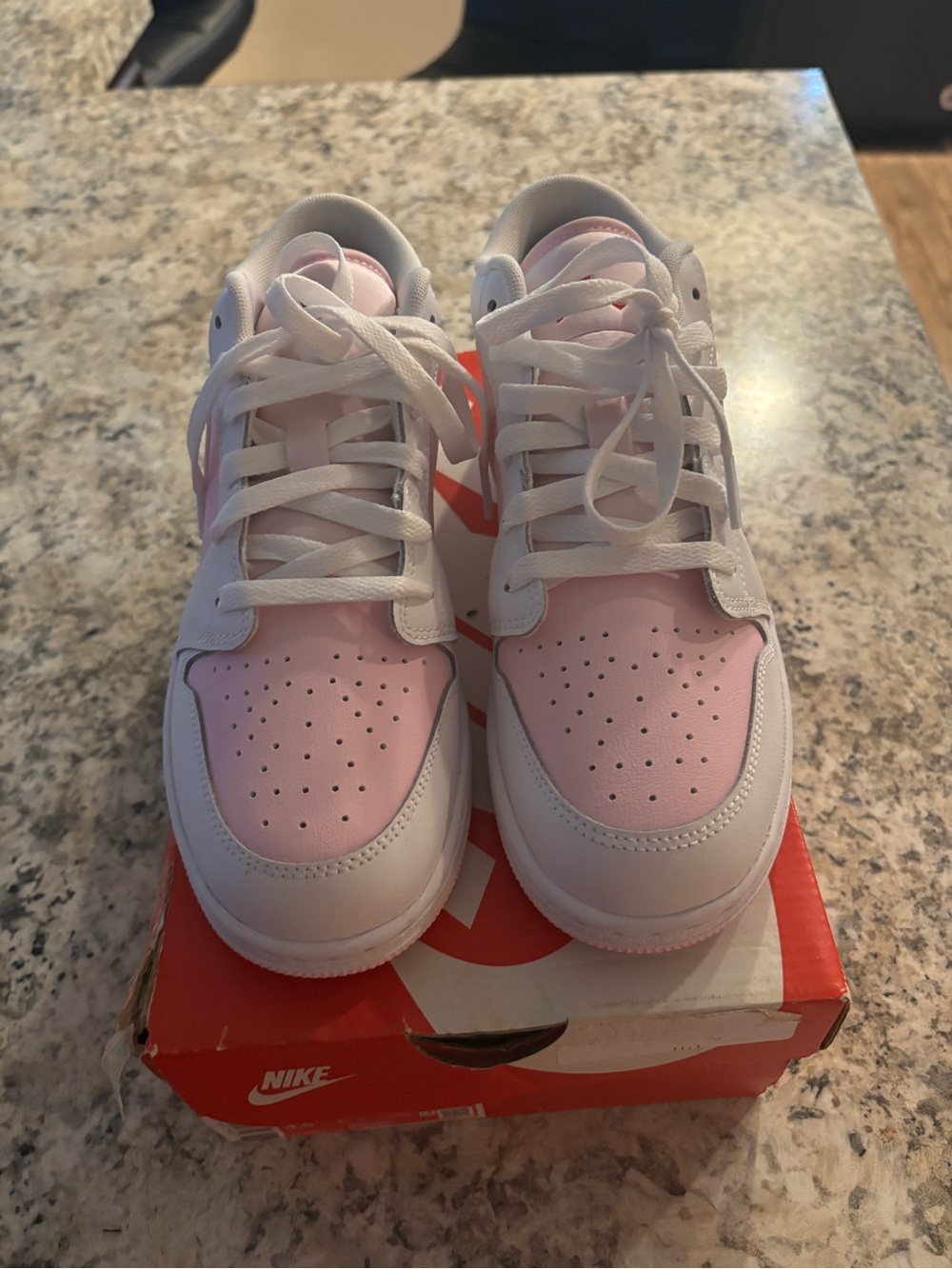 Nike Kids Low-Top Sneakers in White and Light Pink